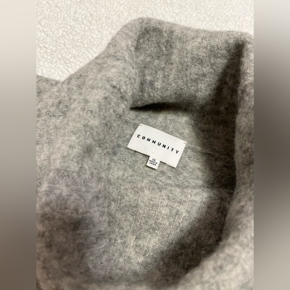 Aritzia Community Plutarch Turtleneck Sweater - Picture 8 of 11